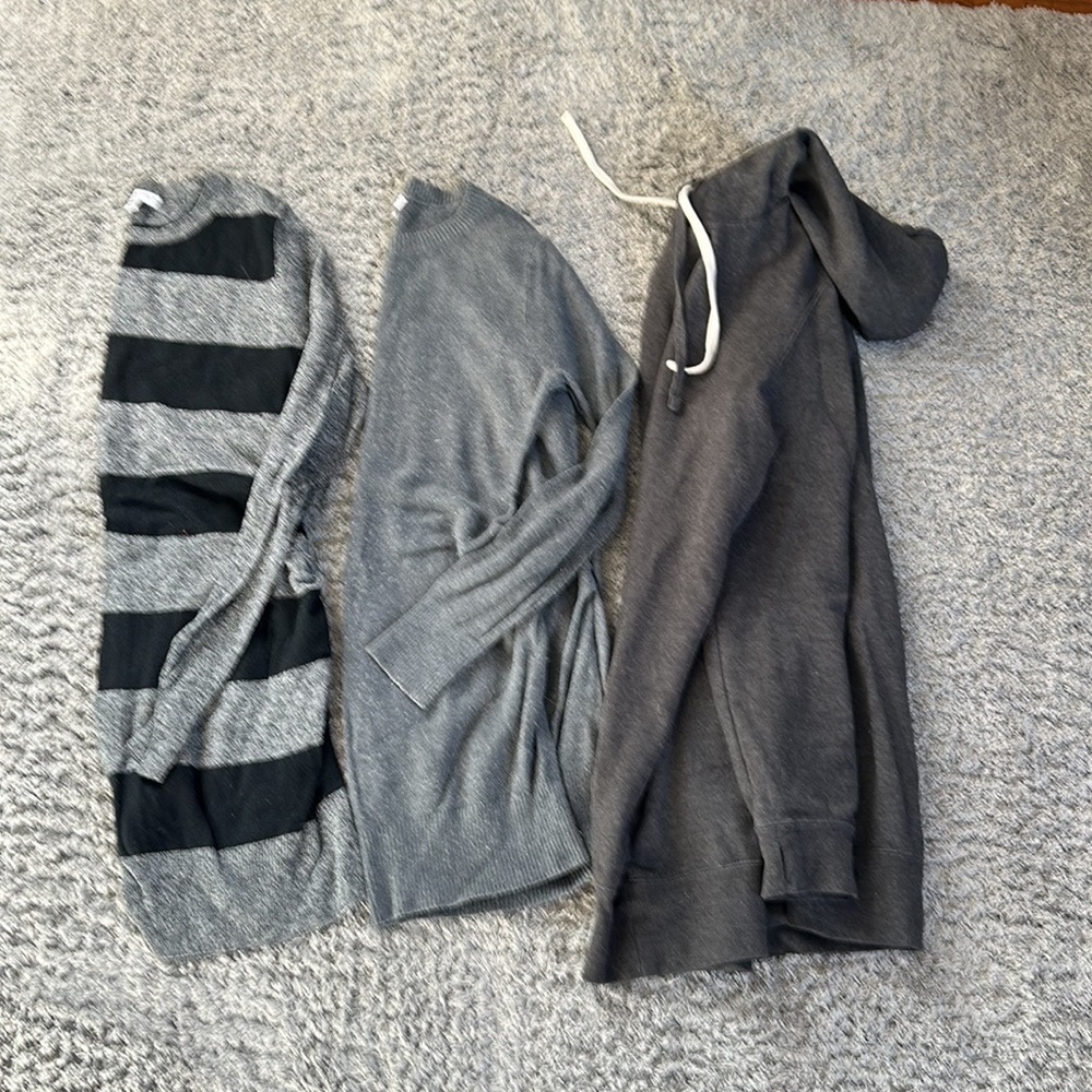 Maternity Sweaters - M